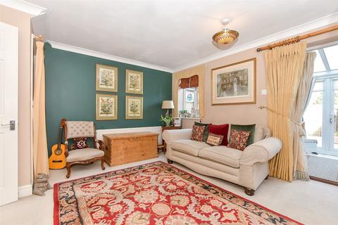 Haslewood Close, Smarden, Ashford, Kent 3 bed end of terrace house for sale