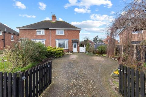 Greenfields Road, Upton upon Severn... 3 bed semi