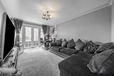 Lakeside Close, Ruislip 1 bed maisonette for sale