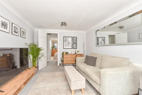 Station Road West, Canterbury CT2 1 bed ground floor flat for sale