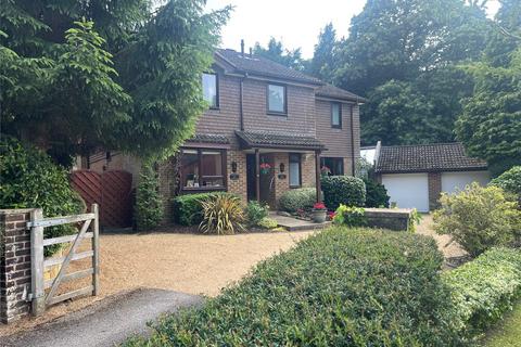 Beechwood Drive, Cobham, Surrey, KT11 5 bed detached house for sale