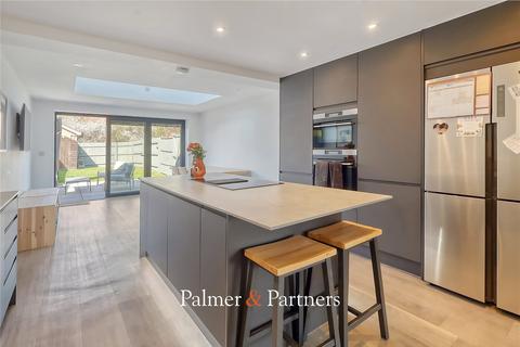 Berwick Avenue, Chelmsford CM1 4 bed semi