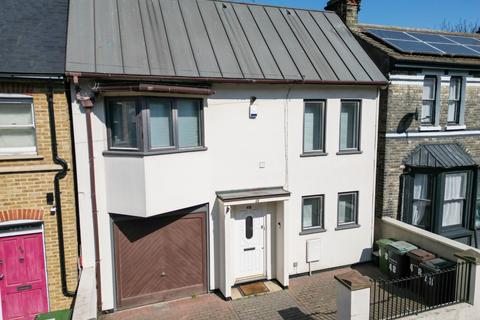 Darnley Street, Gravesend, Kent, DA11 4 bed detached house for sale