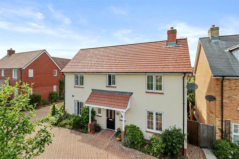 Stephenson Close, Hailsham 4 bed detached house for sale