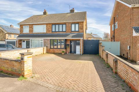 Caledonian Road, Stamford, PE9 3 bed semi