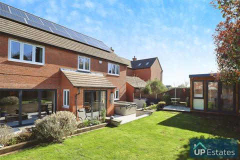 St. Louis Close, Hinckley 5 bed detached house for sale