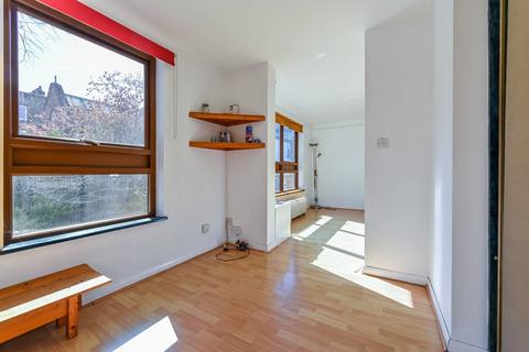 Camden Road, Camden, London, NW1 1 bed flat for sale