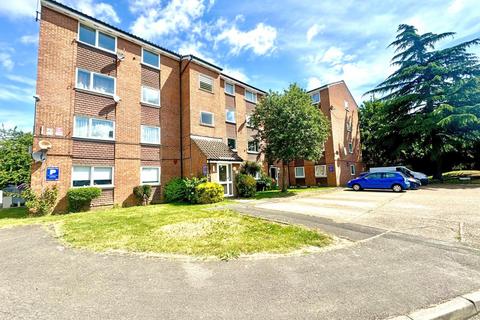 Gurney Close, Barking, Essex, IG118JZ 1 bed apartment for sale