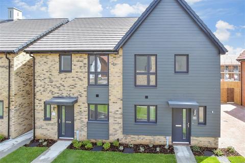 Ham Road, Faversham Lakes, Faversham... 3 bed semi