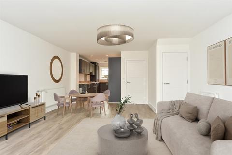 Ham Road, Faversham Lakes, Faversham... 3 bed semi