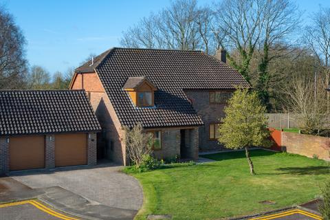Lacton Oast, Willesborough 4 bed detached house for sale
