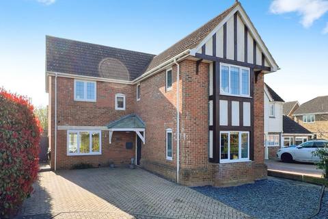 Haywain Close, Kingsnorth, Ashford 4 bed detached house for sale