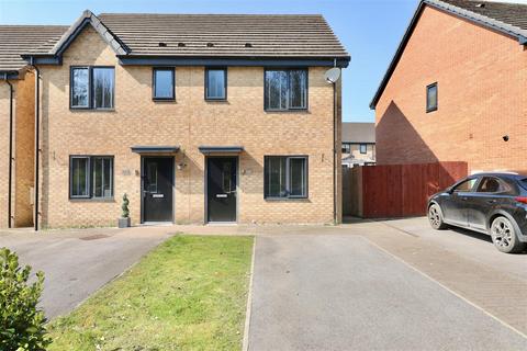 2 bedroom semi-detached house for sale