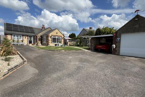 Whitefield Drive, East Stour 3 bed detached bungalow for sale
