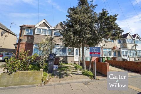 New Road, Dagenham, Essex 3 bed terraced house for sale