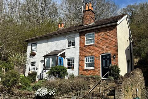 Godalming  * No Onward Chain* 1 bed house for sale