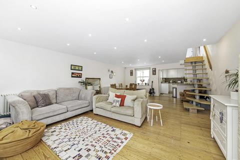 Norwood Road, Herne Hill, London, SE24 3 bed maisonette for sale