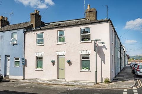 Duke Street, Cheltenham... 2 bed end of terrace house for sale