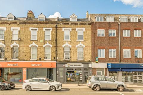 High Street, Hampton TW12 2 bed flat for sale