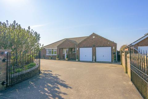 Doubledays Lane, Burgh Le Marsh PE24 3 bed detached bungalow for sale