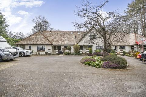 Churt Road, Churt, Farnham, Surrey, GU10 2 bed terraced house for sale
