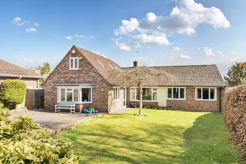 Rozelle Close, Littleton, SO22 4 bed detached bungalow for sale