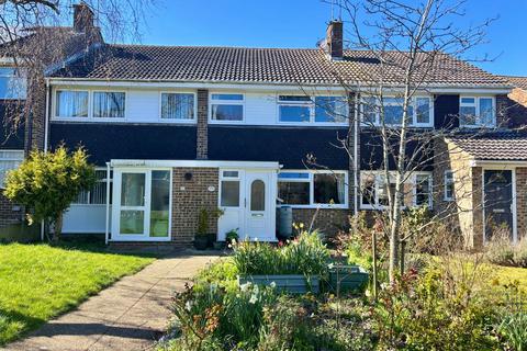 Skylark Walk, Chelmsford CM2 3 bed terraced house for sale
