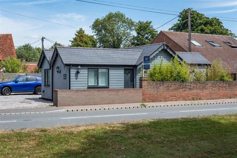 Little Bungalow, Newton 2 bed detached bungalow for sale