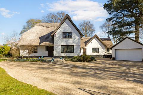 Holywell Road, Dunstable, LU6 4 bed detached house for sale