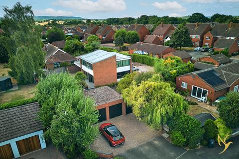 Worcester WR6 4 bed detached house for sale