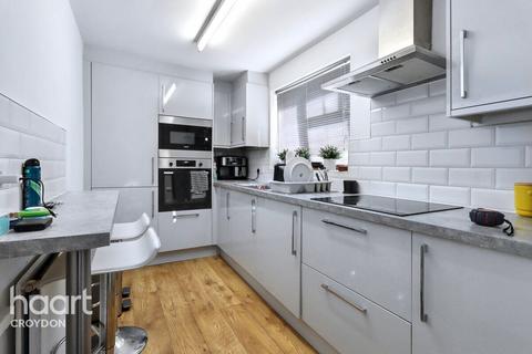 Tilford Avenue, Croydon 1 bed flat for sale