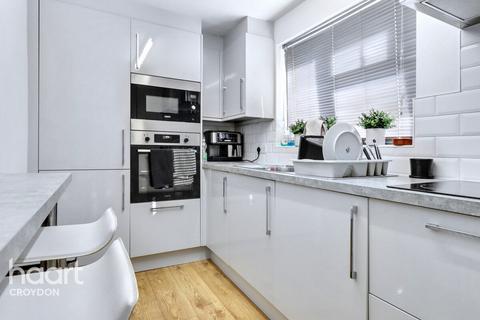 Tilford Avenue, Croydon 1 bed flat for sale