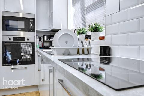 Tilford Avenue, Croydon 1 bed flat for sale