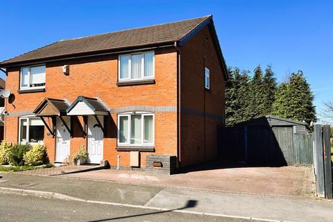 Deakin Avenue, Brownhills, Walsall... 3 bed semi