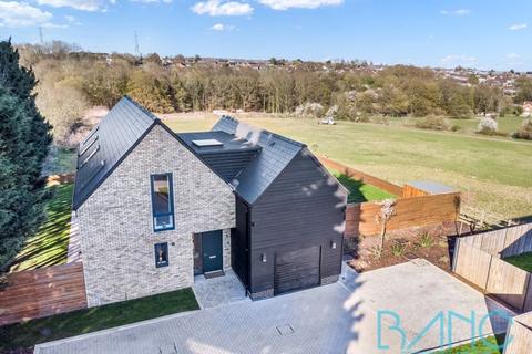 Crouch Lane, Goffs Oak EN7 5 bed detached house for sale