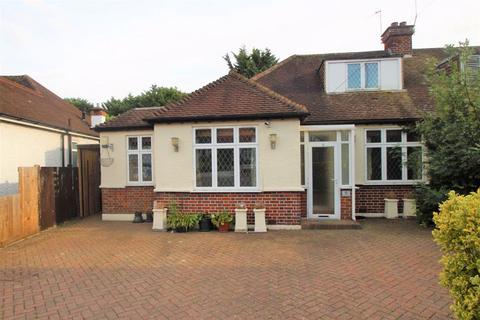Waverley Gardens, Northwood 3 bed semi