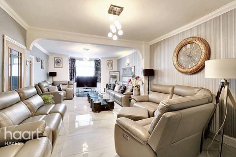 5 bedroom semi-detached house for sale
