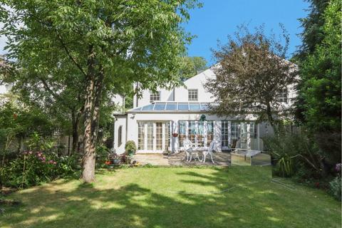5 bedroom semi-detached house for sale