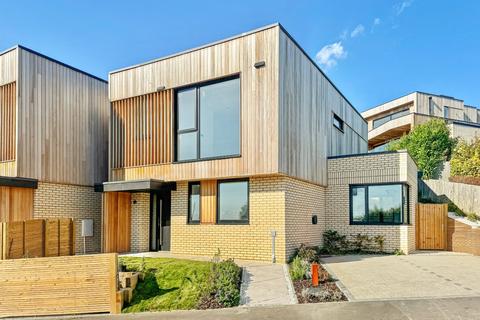 High Ridge, Kent CT21 3 bed detached house for sale