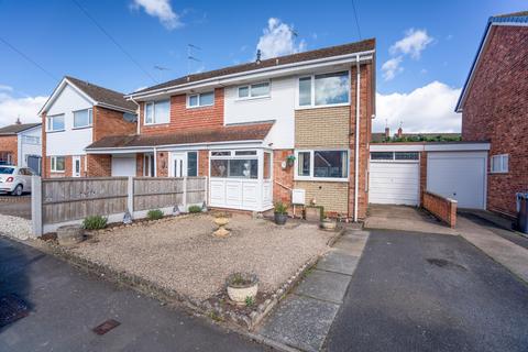Beaufort Avenue, Kidderminster, DY11 3 bed semi