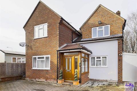 Squires Close, Strood, 6 bed detached house for sale