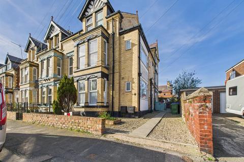 Swanland Avenue, Bridlington 1 bed flat for sale