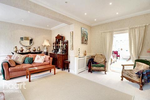 Kemsley Road, Tatsfield 4 bed detached bungalow for sale