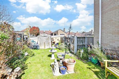 Masons Rise, Broadstairs, Kent 2 bed maisonette for sale