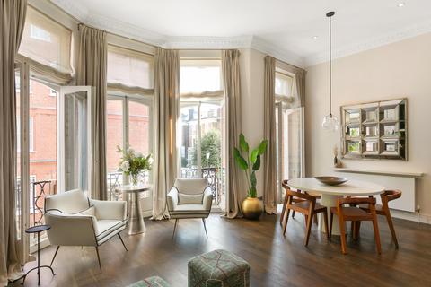 Bramham Gardens, London SW5 2 bed apartment for sale