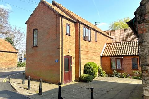 Bede House Court, Newark 2 bed coach house for sale