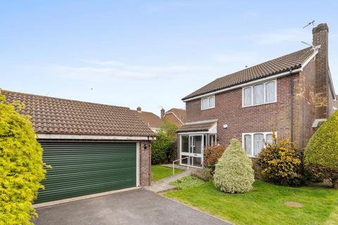 Grampian Close, Eastbourne BN23 4 bed detached house for sale