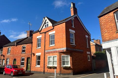 Bury Street, Newport Pagnell 4 bed end of terrace house for sale