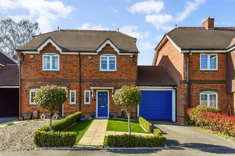 Woodlands Avenue, Rowland's Castle 2 bed semi