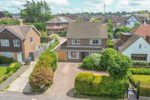 Sunnywood Drive, Haywards Heath, RH16 3 bed detached house for sale